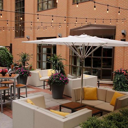 The Yorkville Royal Sonesta Hotel トロント エクステリア 写真